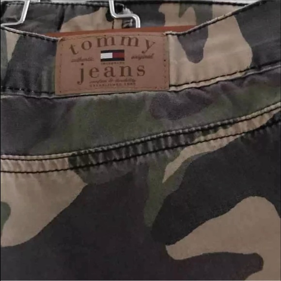 Tommy Jeans Camouflage Pants XS - Picture 4 of 6